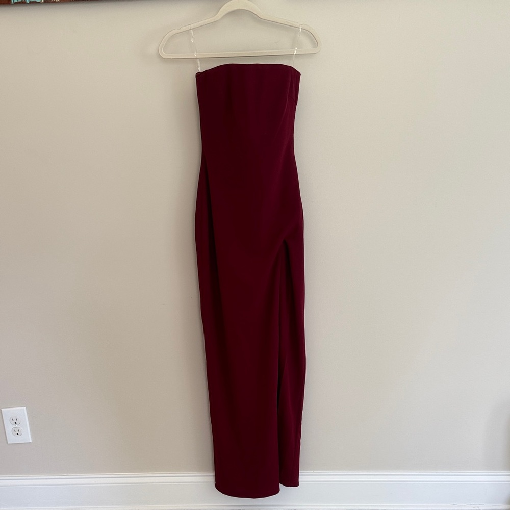Chic Strapless Maroon Dress